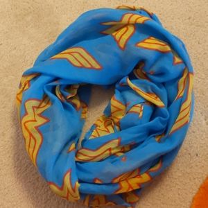 wonder woman DC comics scarf